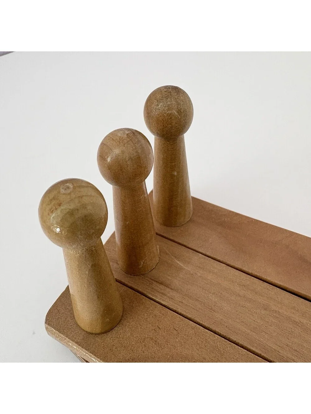 Accordion Style Wood Expandable 10 Peg Wall Rack Cups Towels Hats Scarves